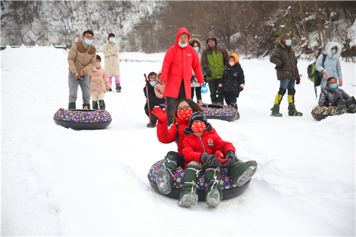 馳騁滑雪場(chǎng)